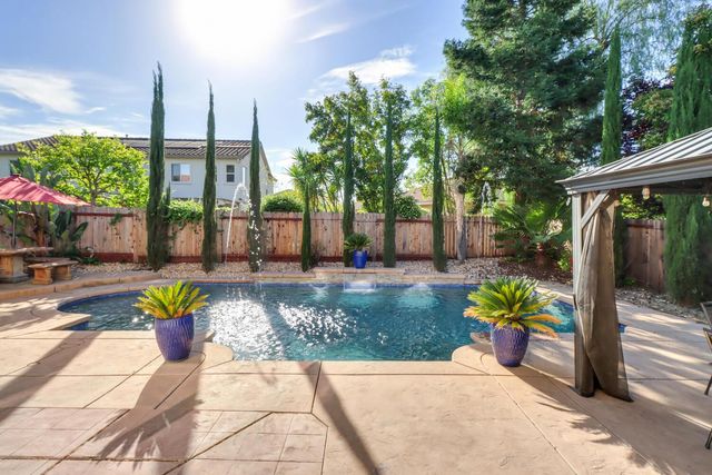 4879 Darlington Ln, Sacramento, CA 95835