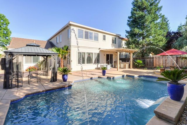 4879 Darlington Ln, Sacramento, CA 95835