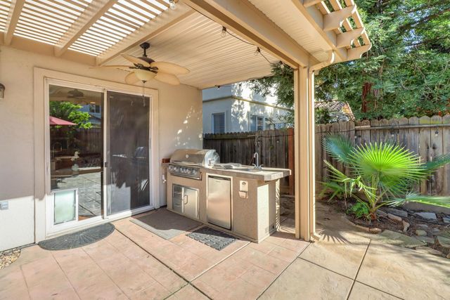 4879 Darlington Ln, Sacramento, CA 95835