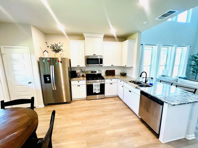 1041 Garden Sun Drive, Bellville, TX 77418