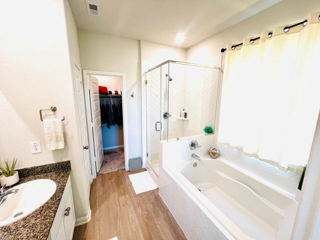 1041 Garden Sun Drive, Bellville, TX 77418