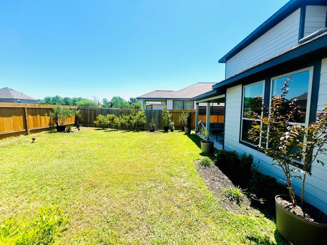 1041 Garden Sun Drive, Bellville, TX 77418