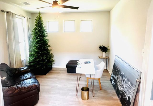1041 Garden Sun Drive, Bellville, TX 77418