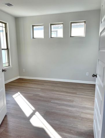 1041 Garden Sun Drive, Bellville, TX 77418