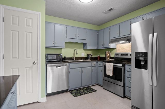 411 Meadow Green Drive, Ringgold, GA 30736