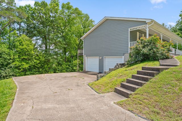 411 Meadow Green Drive, Ringgold, GA 30736