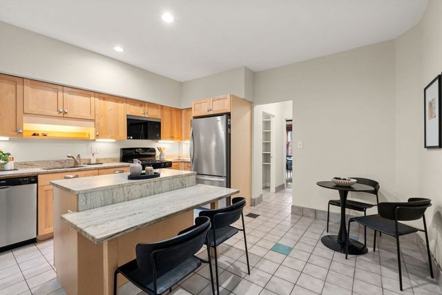 140 Fuller Street 3, Brookline, MA 02446