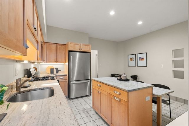 140 Fuller Street 3, Brookline, MA 02446