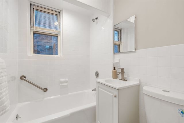 140 Fuller Street 3, Brookline, MA 02446