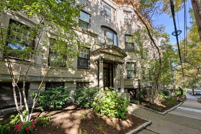 140 Fuller Street 3, Brookline, MA 02446