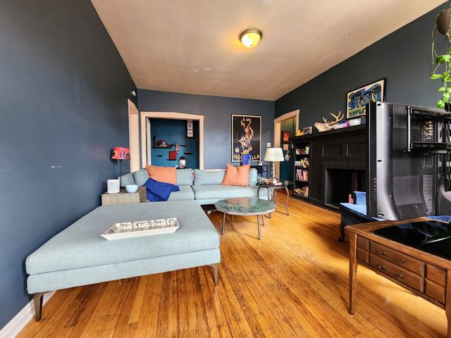 2218 N Saint Louis Avenue 2, Chicago, IL 60647