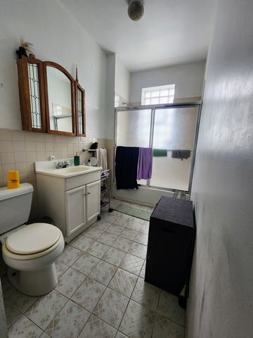 2218 N Saint Louis Avenue 2, Chicago, IL 60647