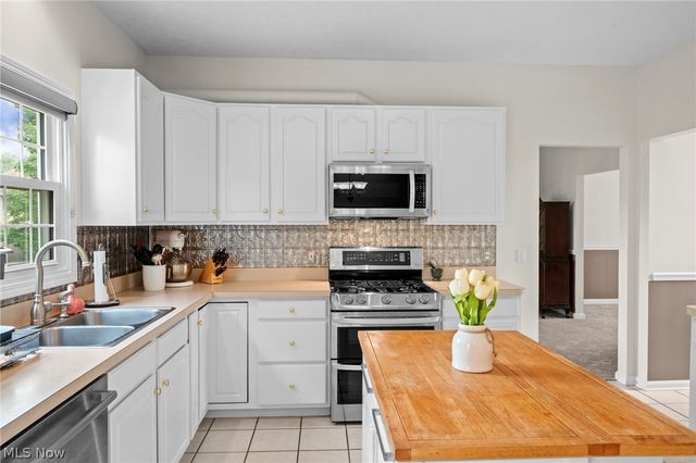 17118 Woodlawn Court, Strongsville, OH 44149