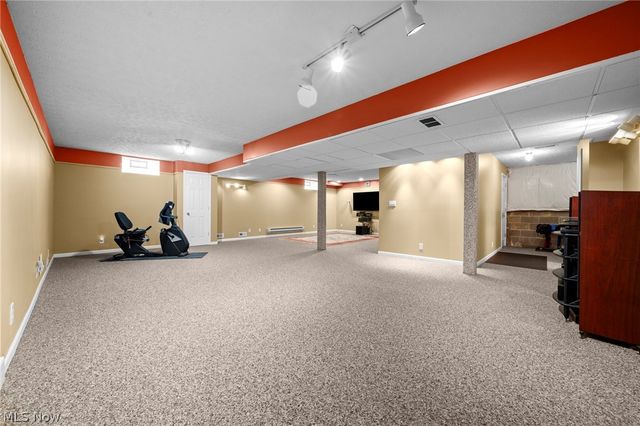 17118 Woodlawn Court, Strongsville, OH 44149