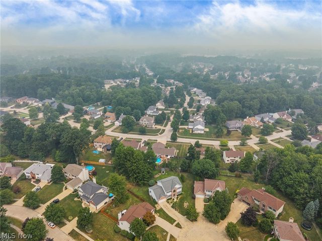 17118 Woodlawn Court, Strongsville, OH 44149