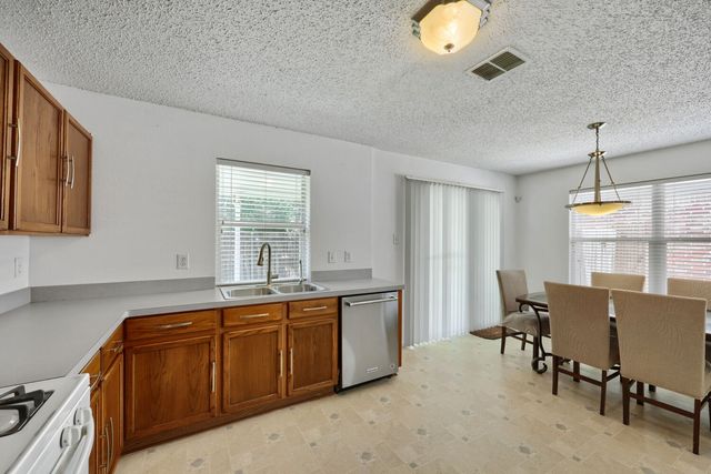 903 Hems Lane, Arlington, TX 76001