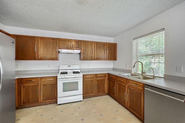 903 Hems Lane, Arlington, TX 76001