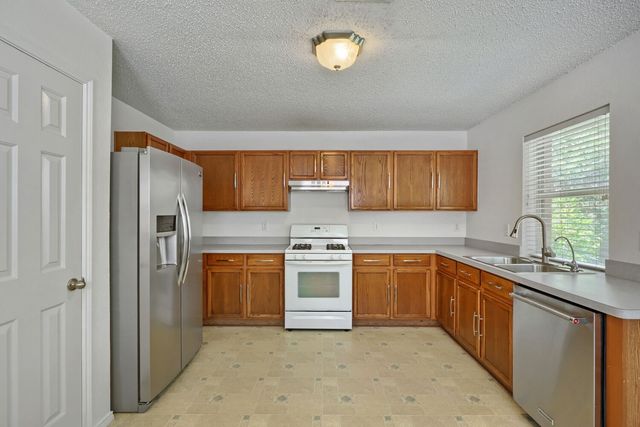 903 Hems Lane, Arlington, TX 76001
