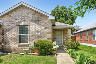 903 Hems Lane, Arlington, TX 76001