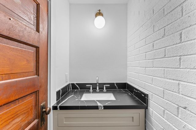 1420 Fm 1960, Dayton, TX 77535