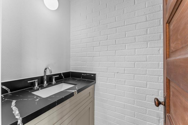 1420 Fm 1960, Dayton, TX 77535