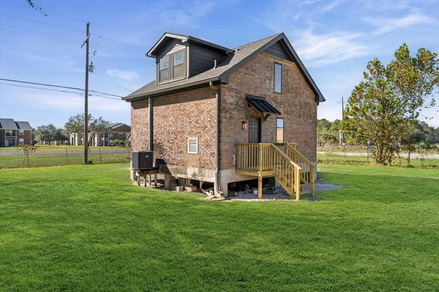 1420 Fm 1960, Dayton, TX 77535