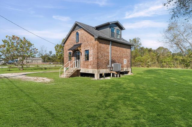 1420 Fm 1960, Dayton, TX 77535