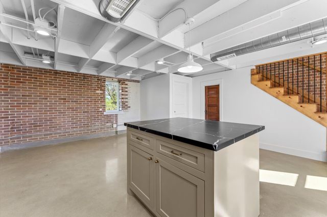 1420 Fm 1960, Dayton, TX 77535