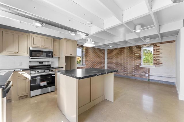 1420 Fm 1960, Dayton, TX 77535