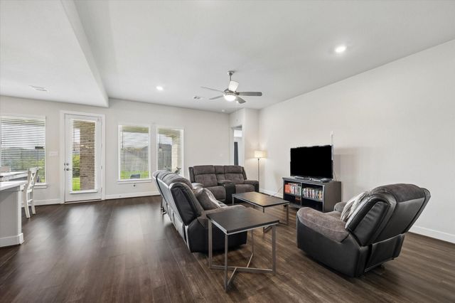 2212 Clements Shore Lane, La Porte, TX 77571