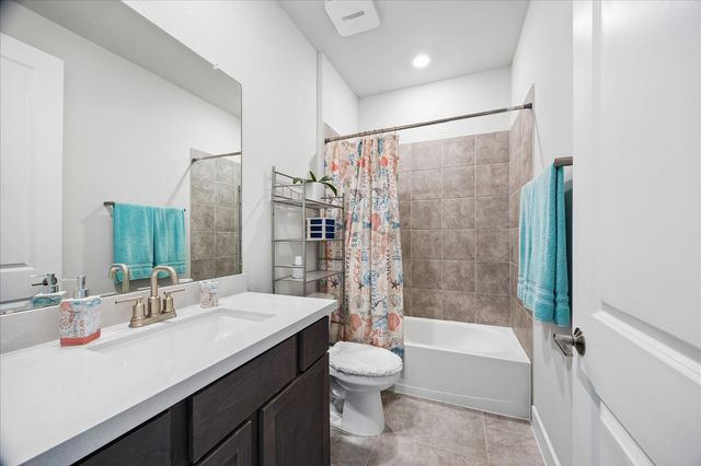 2212 Clements Shore Lane, La Porte, TX 77571