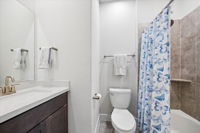 2212 Clements Shore Lane, La Porte, TX 77571