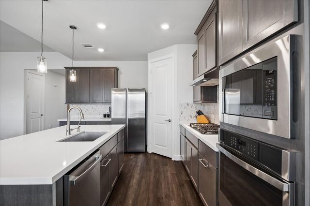 2212 Clements Shore Lane, La Porte, TX 77571