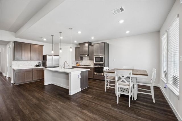 2212 Clements Shore Lane, La Porte, TX 77571