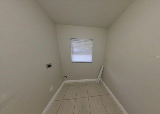 210 N LONE OAK DRIVE 1, Leesburg, FL 34748