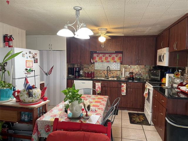 8620 SW 22nd Street, Davie, FL 33324