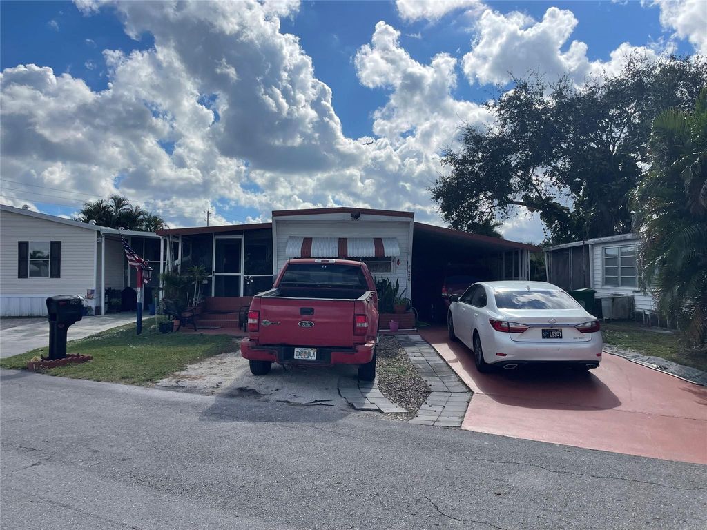 8620 SW 22nd Street, Davie, FL 33324