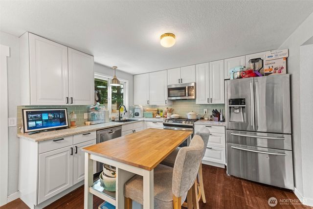 34408 27th Avenue SW, Federal Way, WA 98023