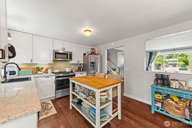 34408 27th Avenue SW, Federal Way, WA 98023