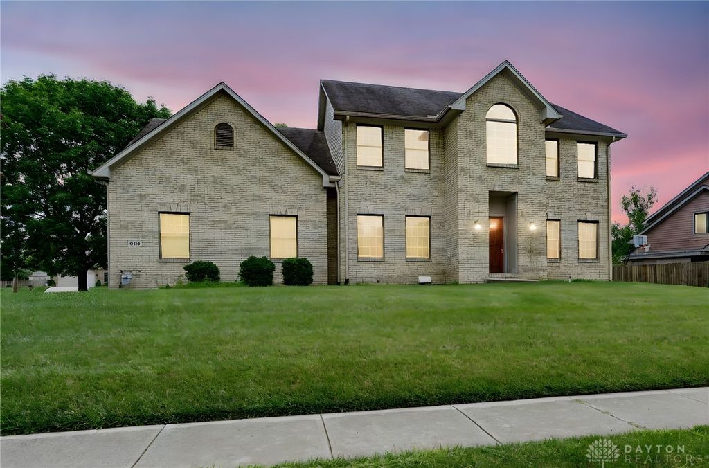 306 Pauly Drive, Englewood, OH 45315