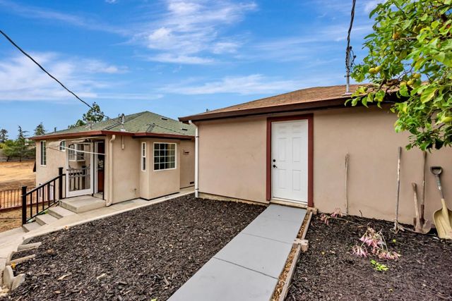 2468 Hidden Lane, Hayward, CA 94541