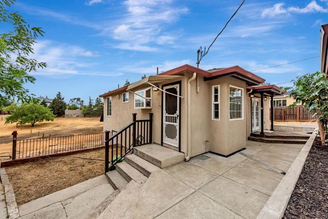 2468 Hidden Lane, Hayward, CA 94541