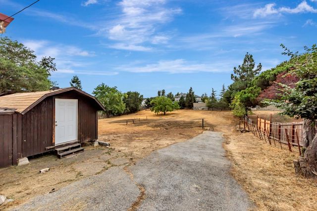 2468 Hidden Lane, Hayward, CA 94541