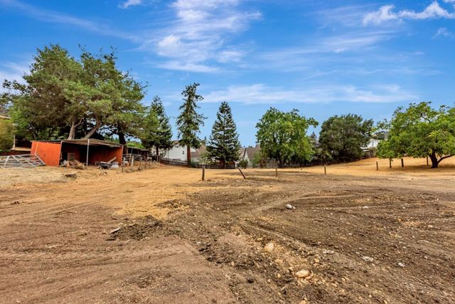 2468 Hidden Lane, Hayward, CA 94541