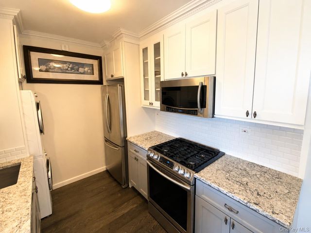 26910 Grand Central Parkway 8F, Floral Park, NY 11005