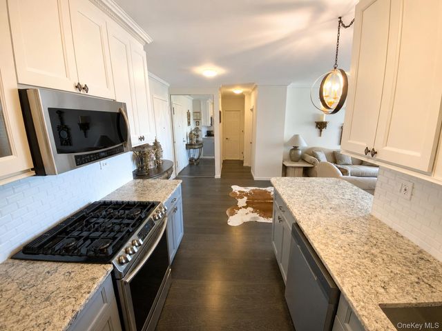 26910 Grand Central Parkway 8F, Floral Park, NY 11005