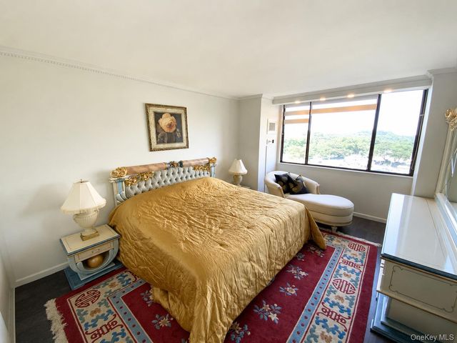 26910 Grand Central Parkway 8F, Floral Park, NY 11005