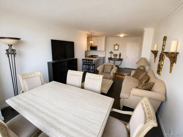 26910 Grand Central Parkway 8F, Floral Park, NY 11005