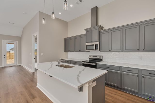 220 Farmland Circle, Perry, GA 31069