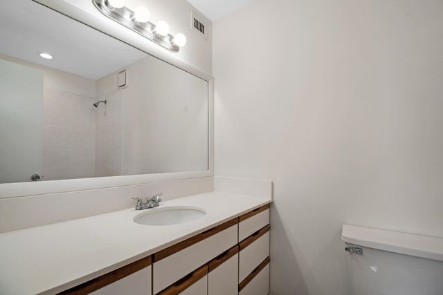 690 SE 23rd Avenue 3, Pompano Beach, FL 33062